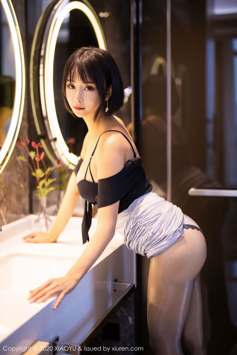 语画界美女模特刘艺蕾Ruita极致美腿红黑内衣视觉魅惑写真