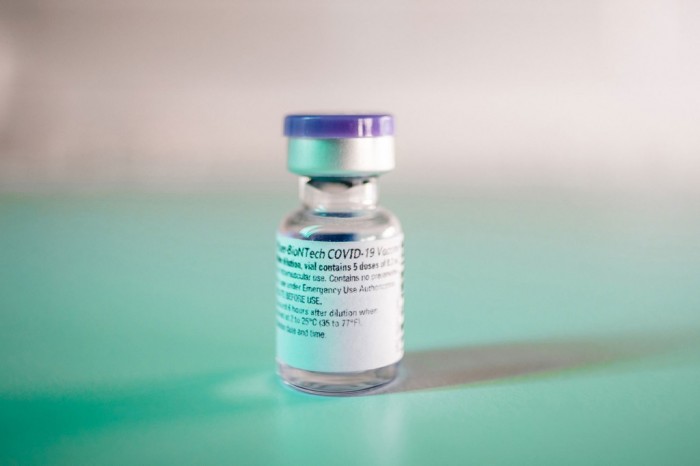 专家警告：仅靠疫苗可能不足以结束 COVID-19 大流行