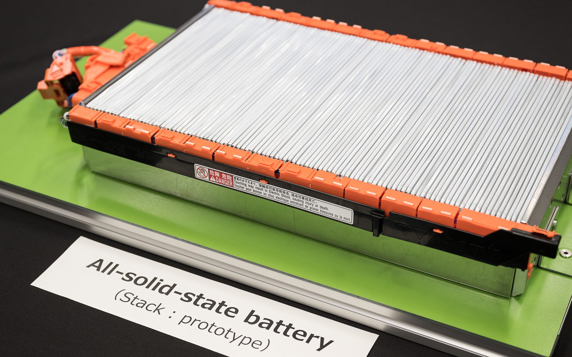 丰田称其固态电池技术取得重大突破：可使电池成本和重量减半